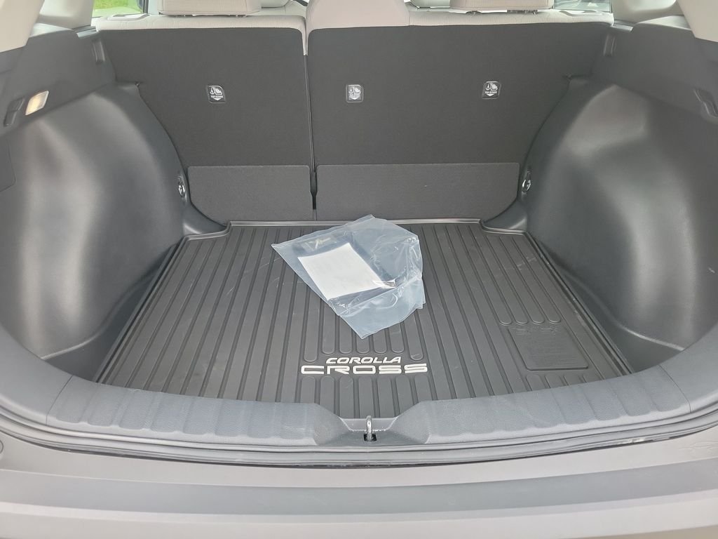 Used 2026 Silver Toyota L image 28