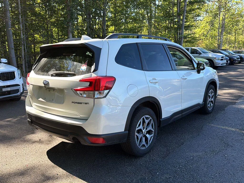 Used 2020 Crystal White Pearl Subaru Premium image 8