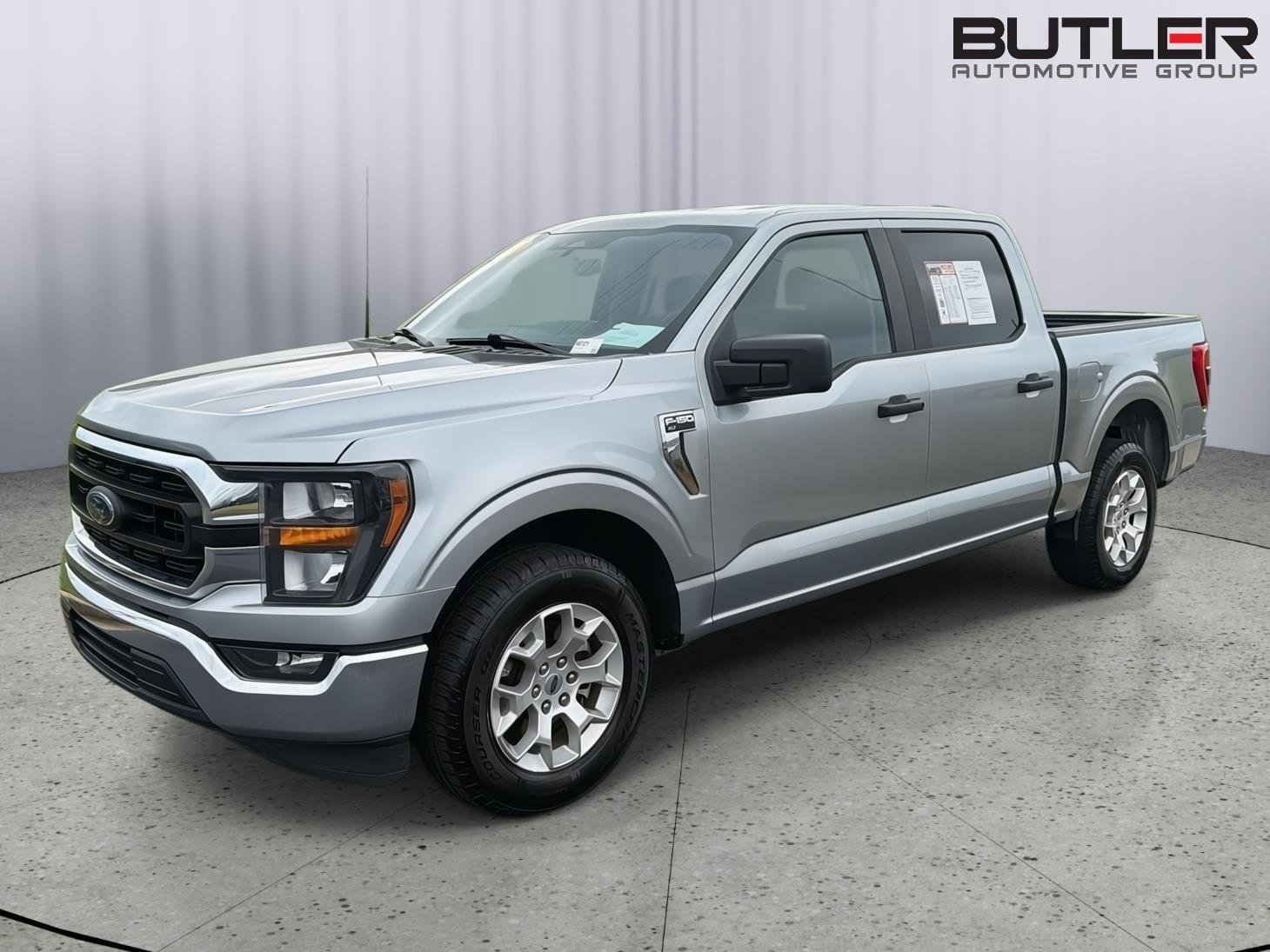Used 2023 Iconic Silver Ford XLT image 2
