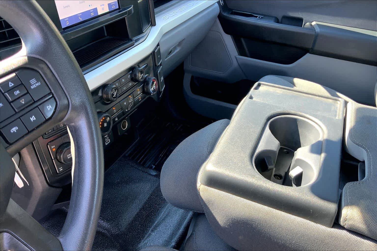 Used 2024 Oxford White Ford XL image 16