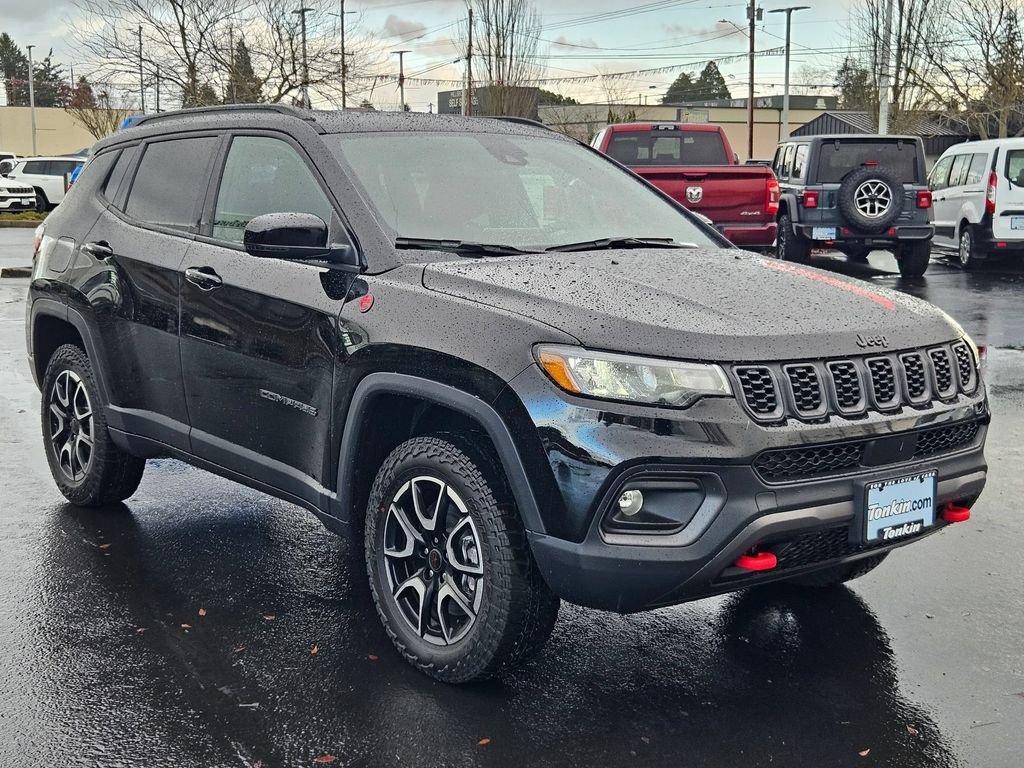 Used 2026 Diamond Black Crystal Pearlcoat Jeep Trailhawk image 7