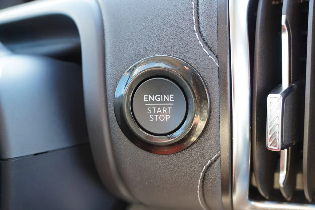 Used 2025 Silver Ford Platinum image 37
