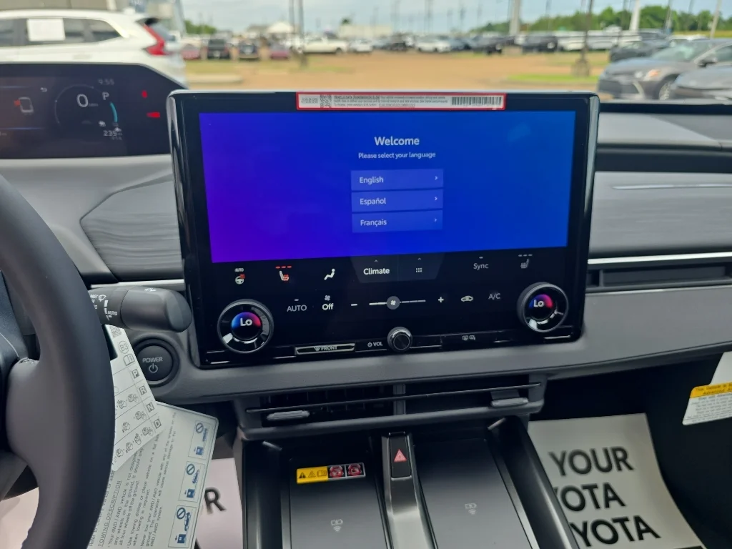 New 2026 Wind Chill Pearl <sup>1</sup> Toyota  SE image 7
