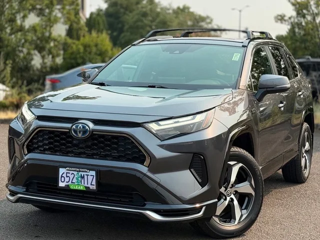 2024 Toyota RAV4 Prime SE