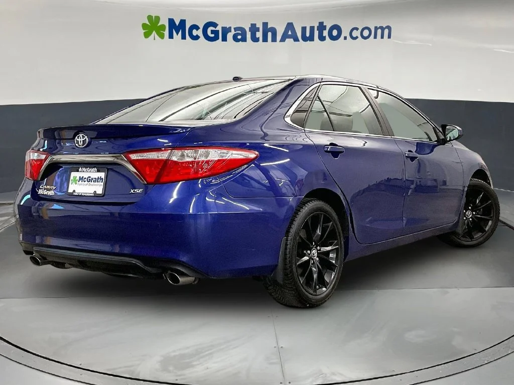 Used 2016 Blue Toyota XSE V6 image 16