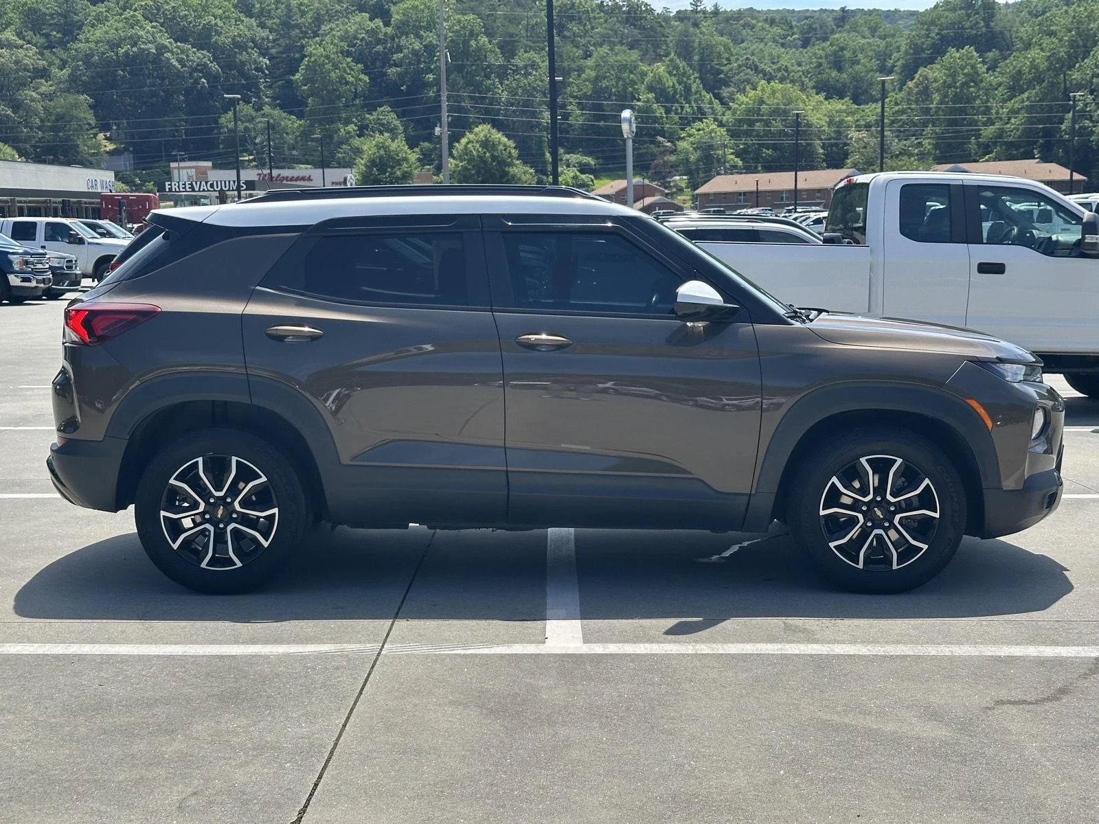 Used 2021 Zeus Bronze Metallic Chevrolet ACTIV image 8