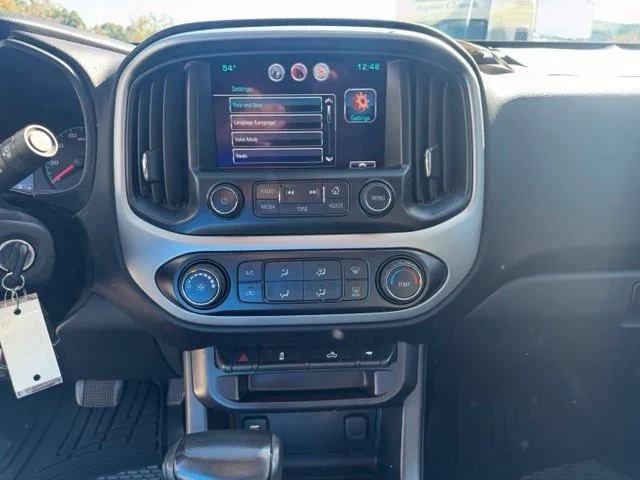 Used 2015 Gray Chevrolet LT image 27