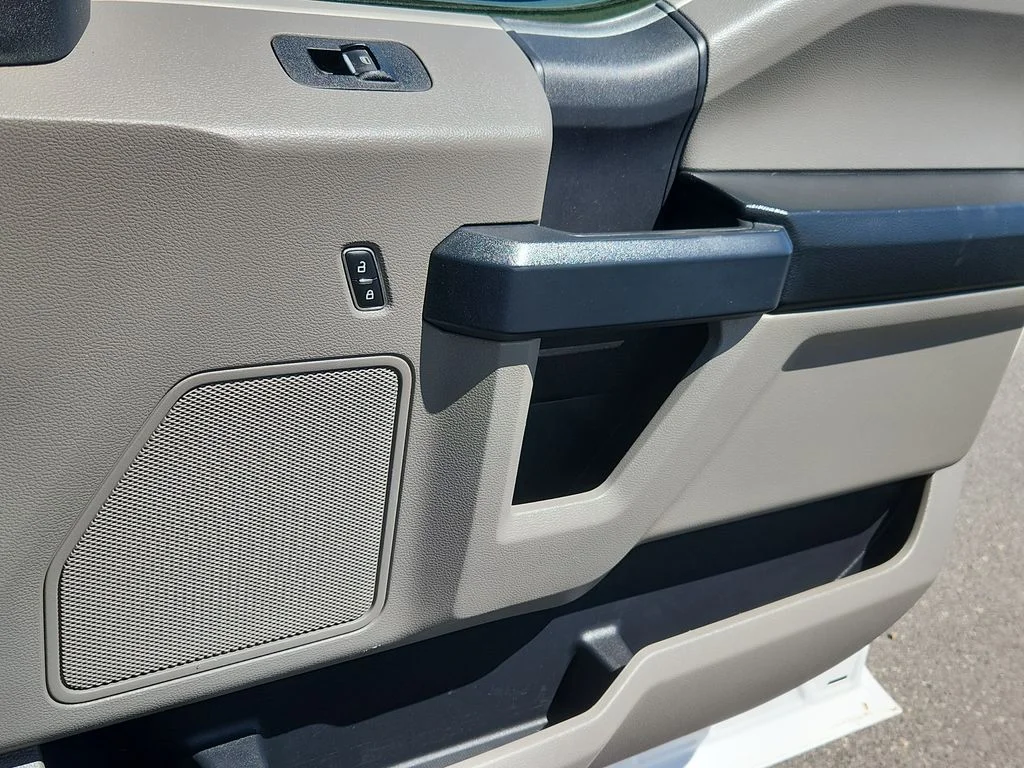Used 2022 White Ford XL image 12