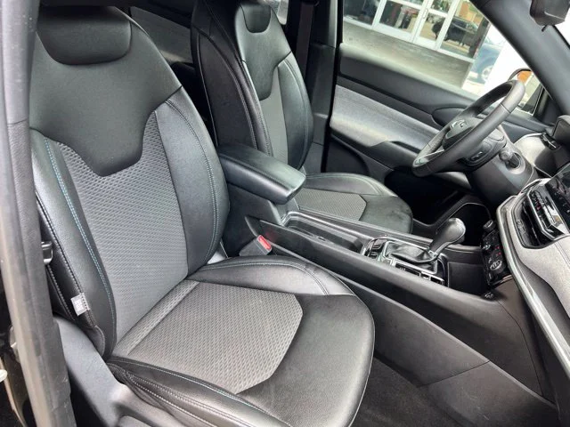 Used 2024 Black Jeep Latitude image 25