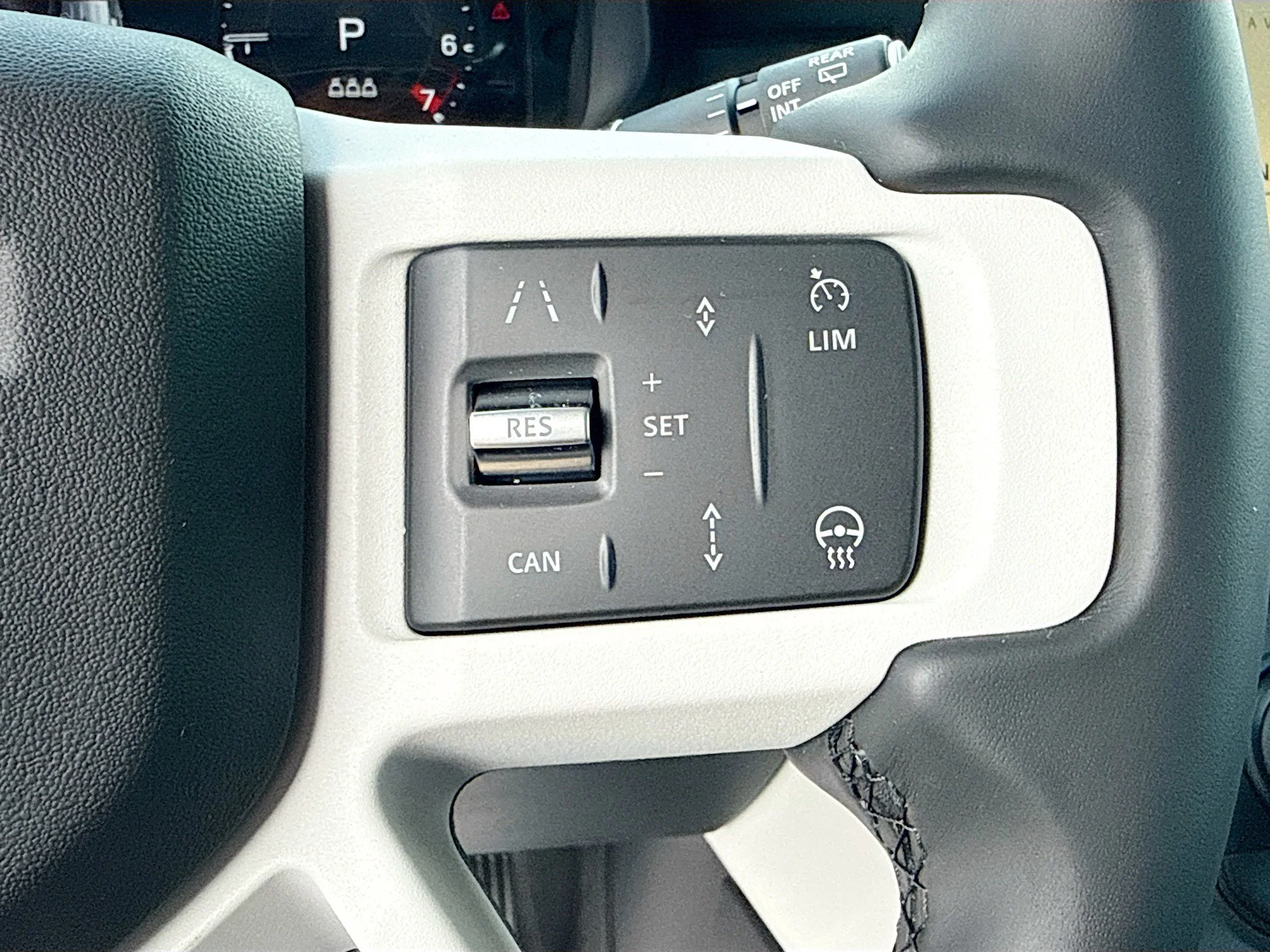 New 2026 Fuji White Land Rover X-Dynamic SE image 39