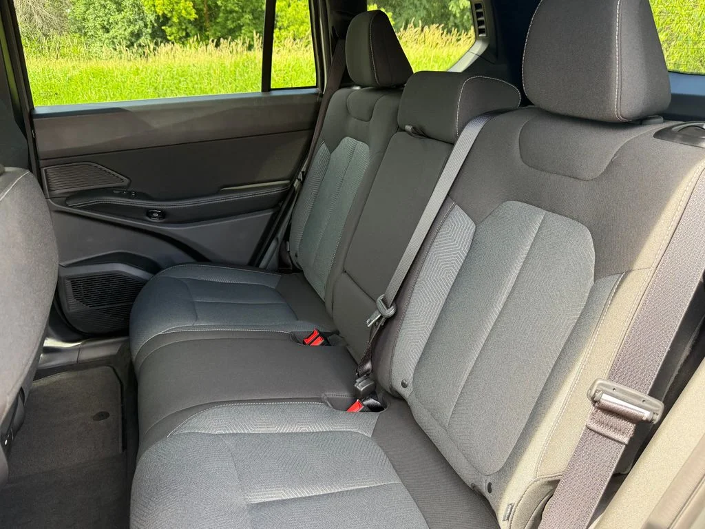 New 2026 Sting-Gray Clear-Coat Exterior Paint Jeep Laredo image 13