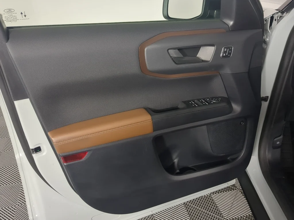 Used 2023 CACTUS GRAY Ford Badlands image 11