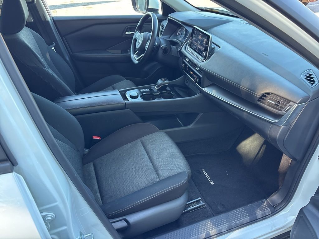 Used 2024 White Nissan SV image 40