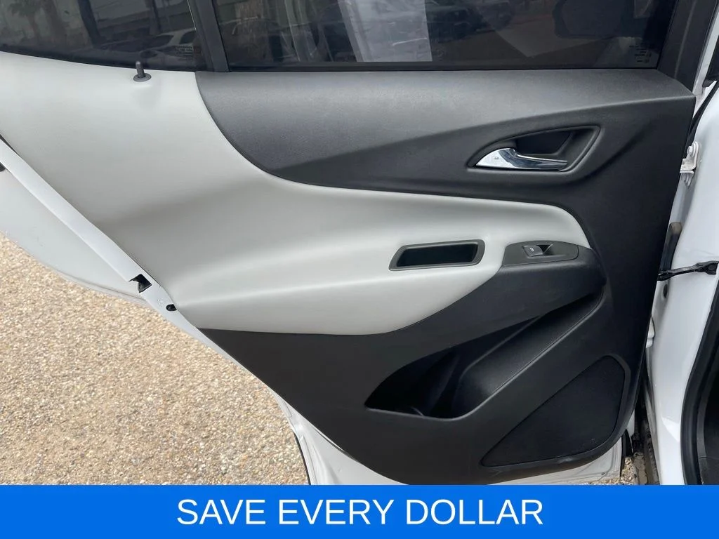 Used 2022 White Chevrolet LT image 14