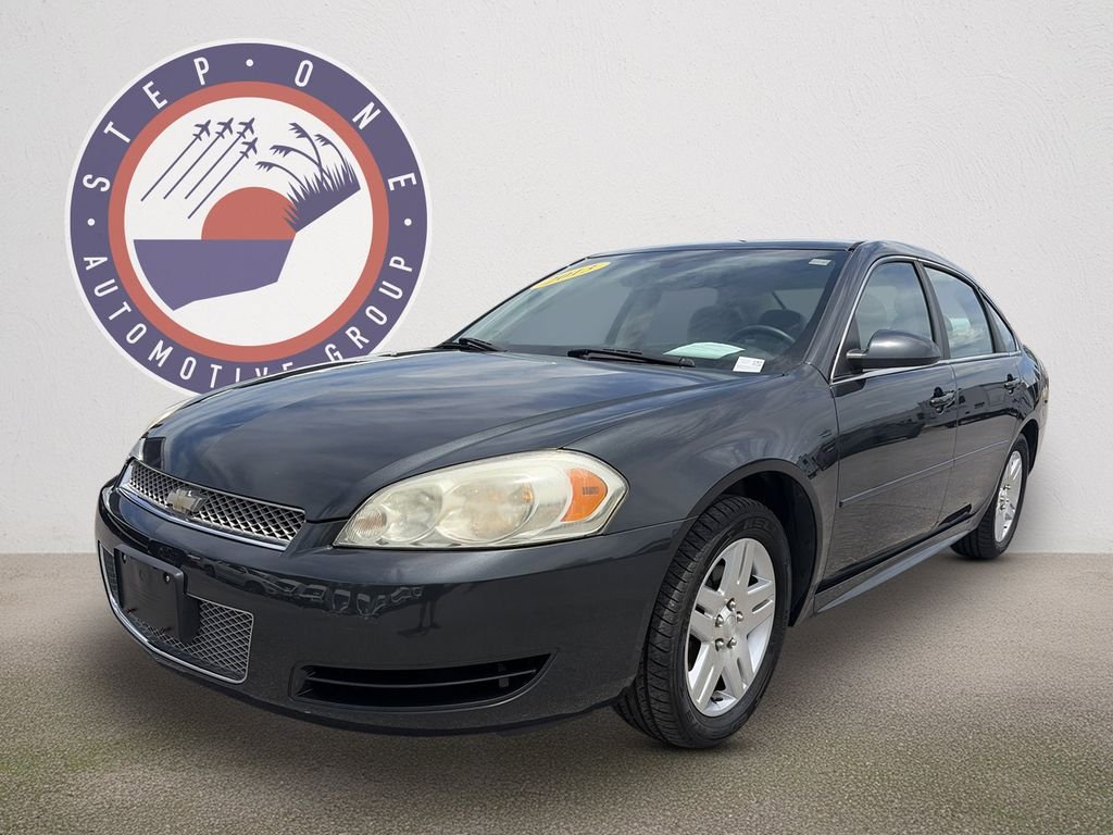 Used 2013 Gray Chevrolet LT image 2
