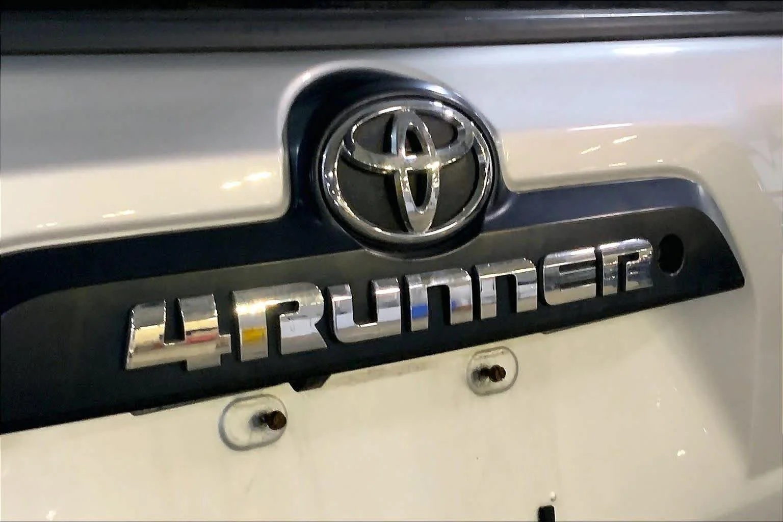 Used 2020 Classic Silver Metallic Toyota SR5 image 9