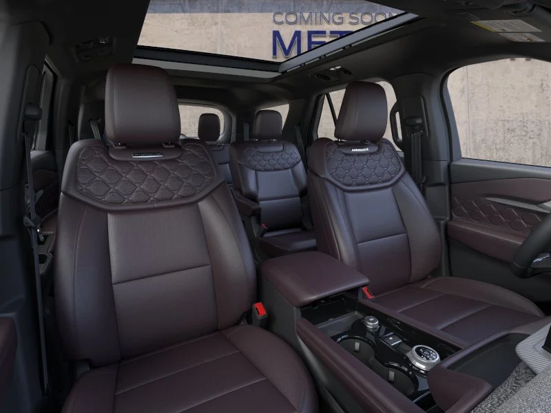 New 2026 Star White Metallic Tri-Coat Ford Platinum™ image 10