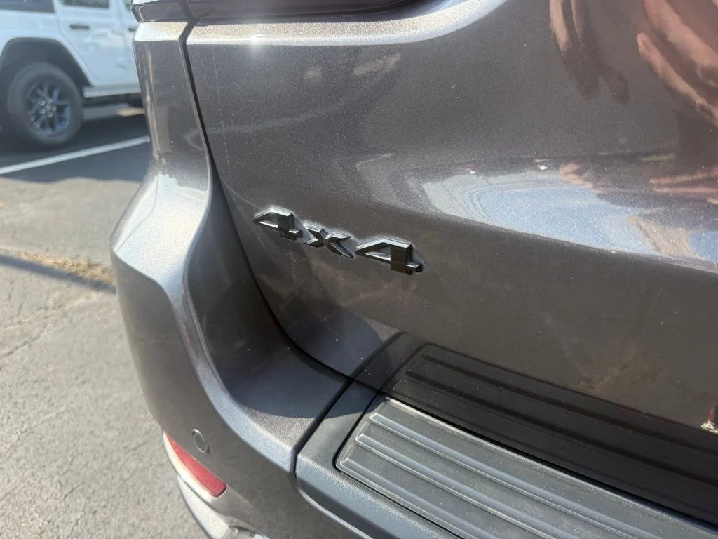 Used 2018 Gray Jeep Altitude image 36