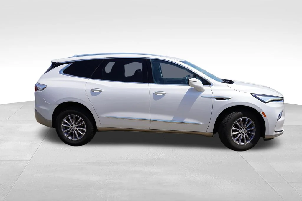 Used 2024 White Frost Buick Essence image 2