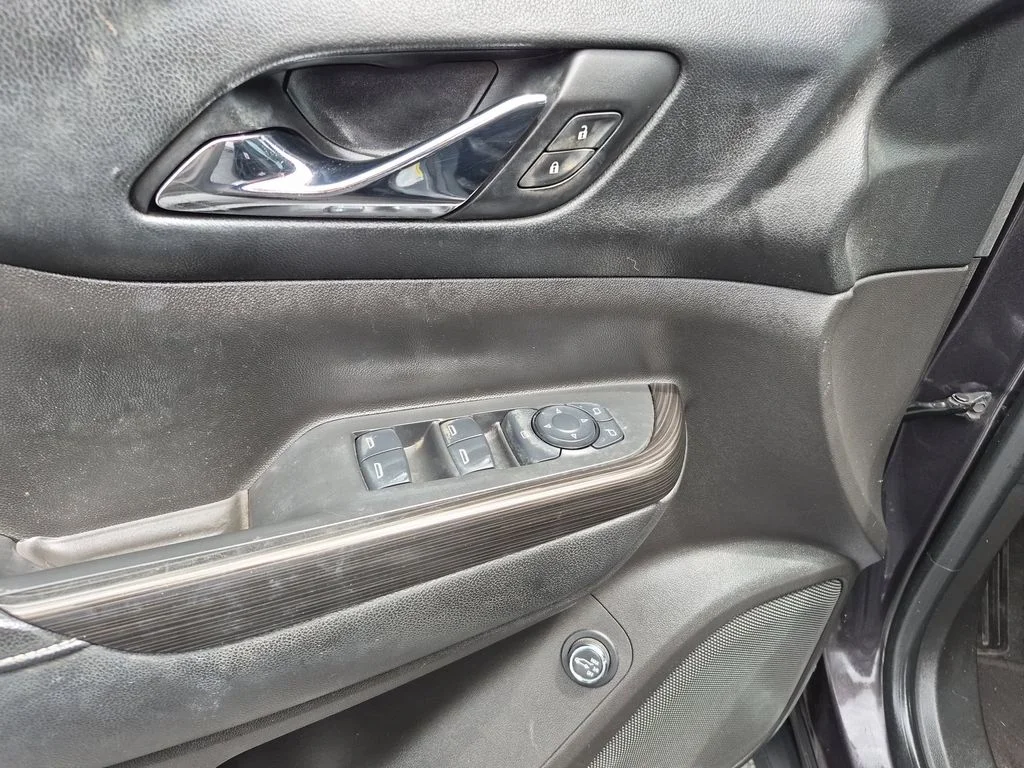 Used 2017 Iridium Metallic GMC SLT-1 image 9
