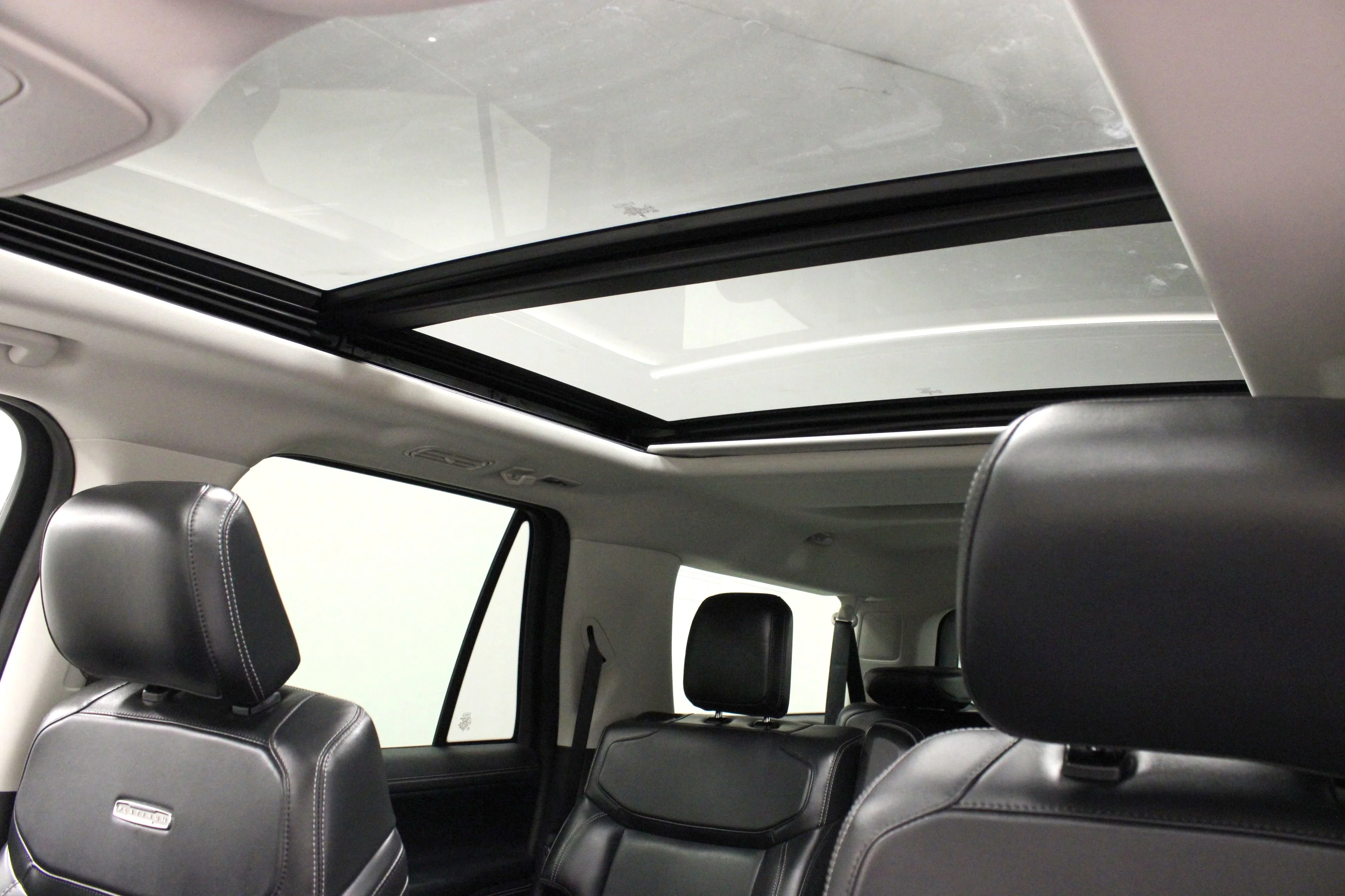 Used 2025 Oxford White Ford Platinum image 10