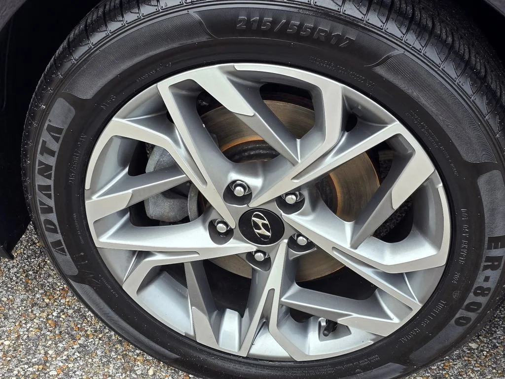 Used 2023 Blue Hyundai SEL image 12