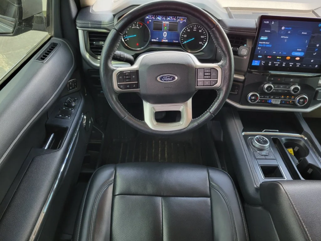 Used 2024 Silver Ford XLT image 19