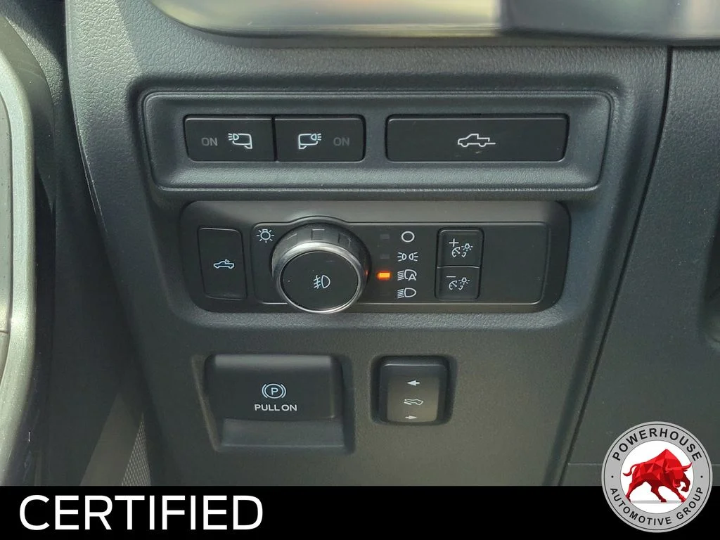 Used 2022 White Ford Lariat image 26