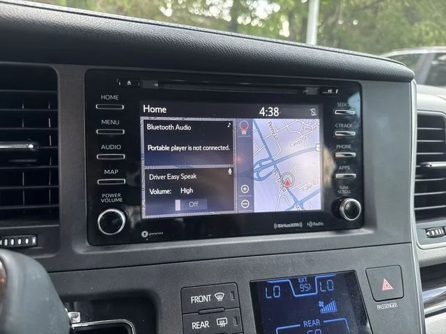 Used 2018 White Toyota XLE image 23