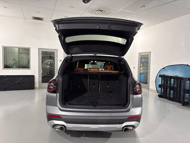 Used 2024 Gray BMW xDrive30i image 14