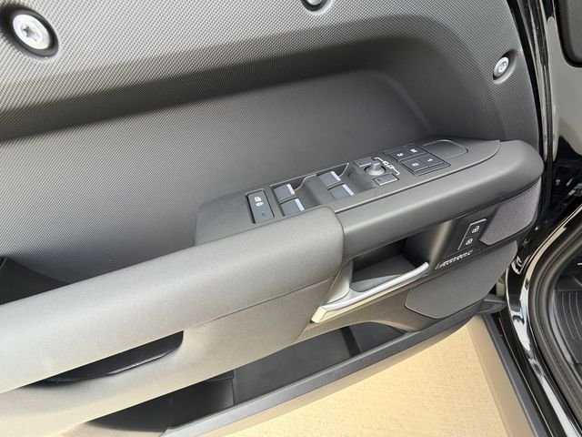 New 2026 Santorini Black Land Rover X-Dynamic SE image 11