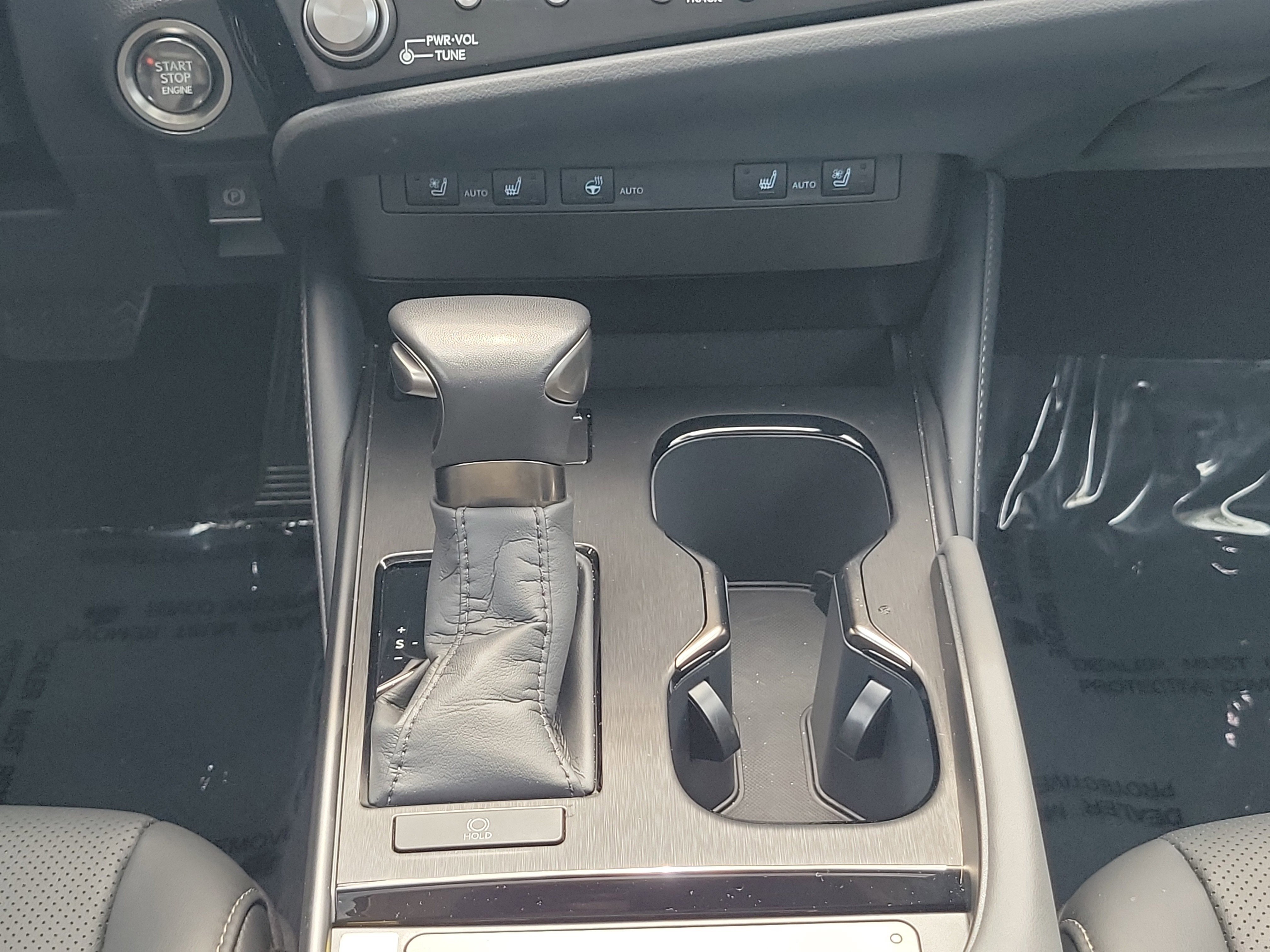 2025 Lexus ES 350 - Photo 19