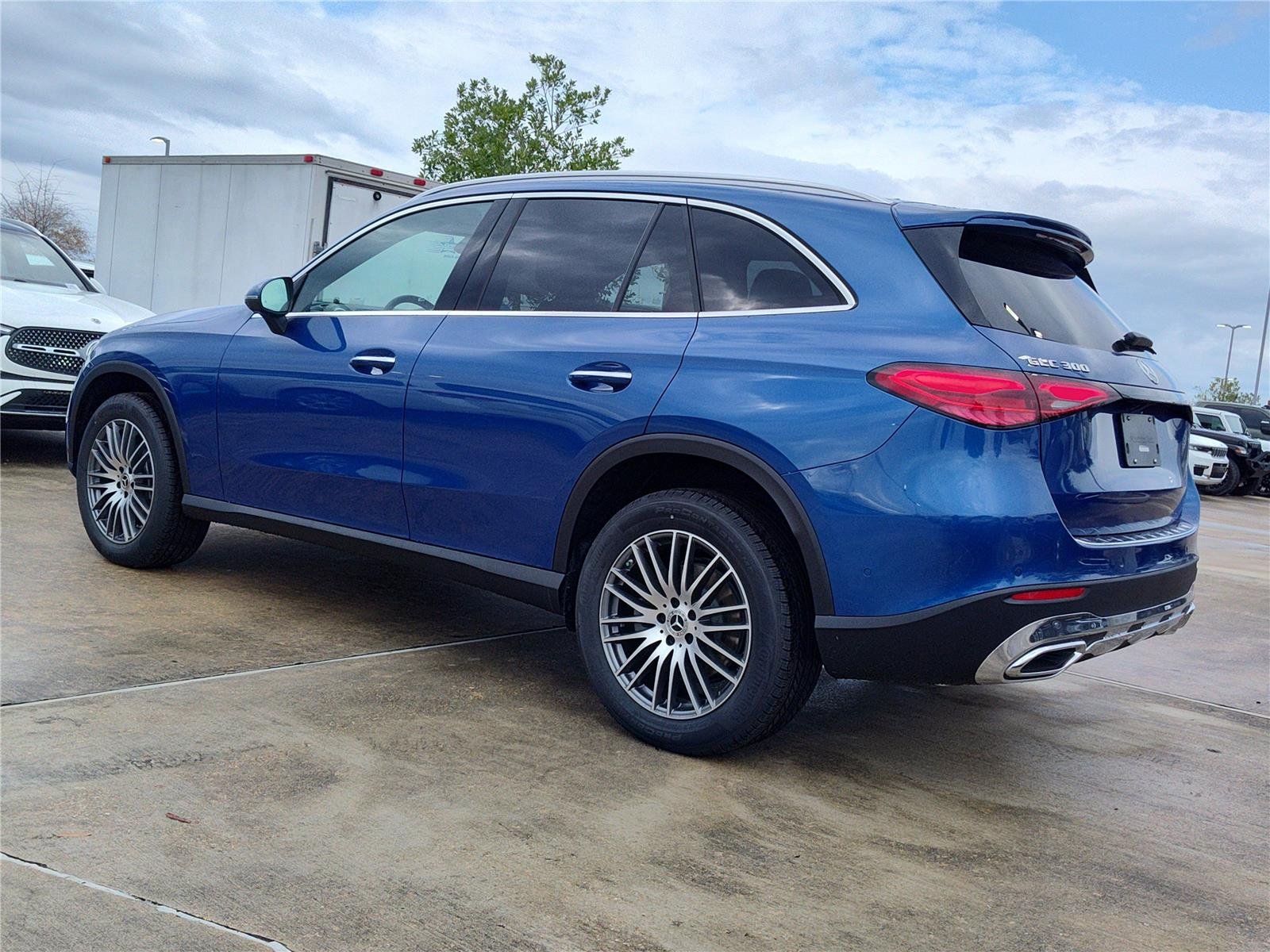New 2026 Starling Blue Metallic Mercedes-Benz GLC 300 image 3