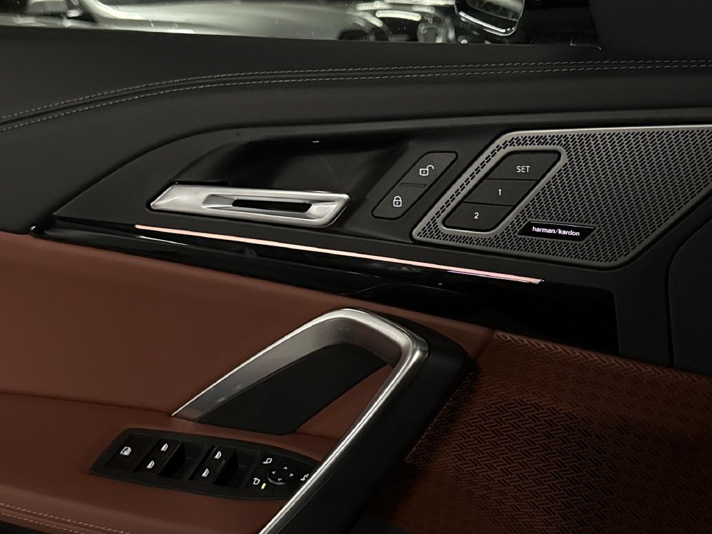 New 2027 Black Sapphire Metallic BMW xDrive28i image 13