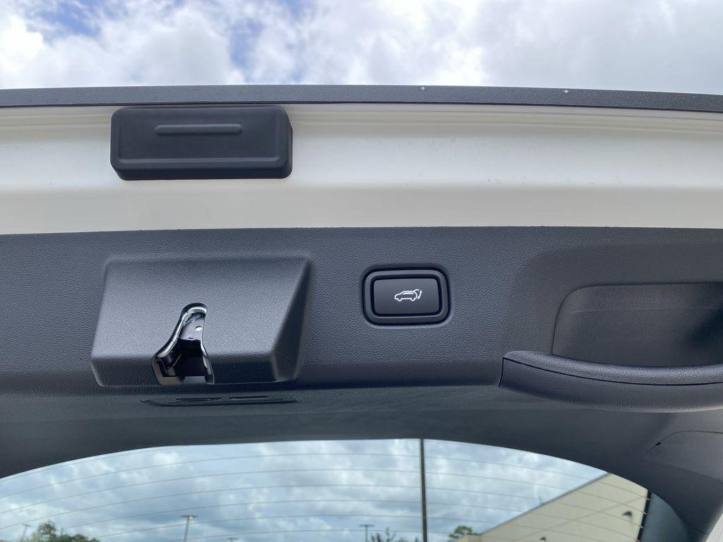 New 2026 White Pearl Hyundai SEL Premium FWD image 31