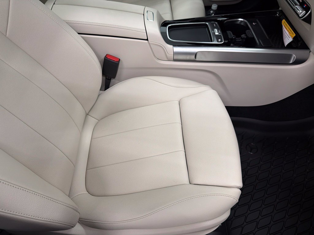 Used 2026 Black Mercedes-Benz GLB 250 image 29