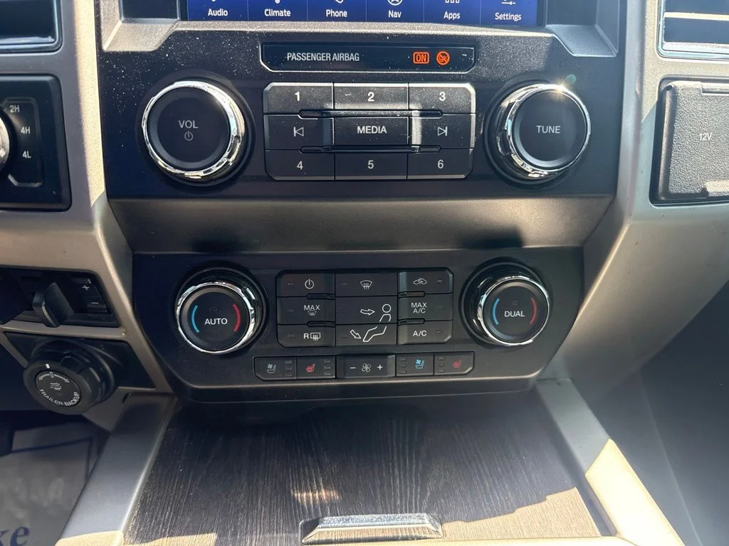 Used 2020 Gray Ford Lariat image 6