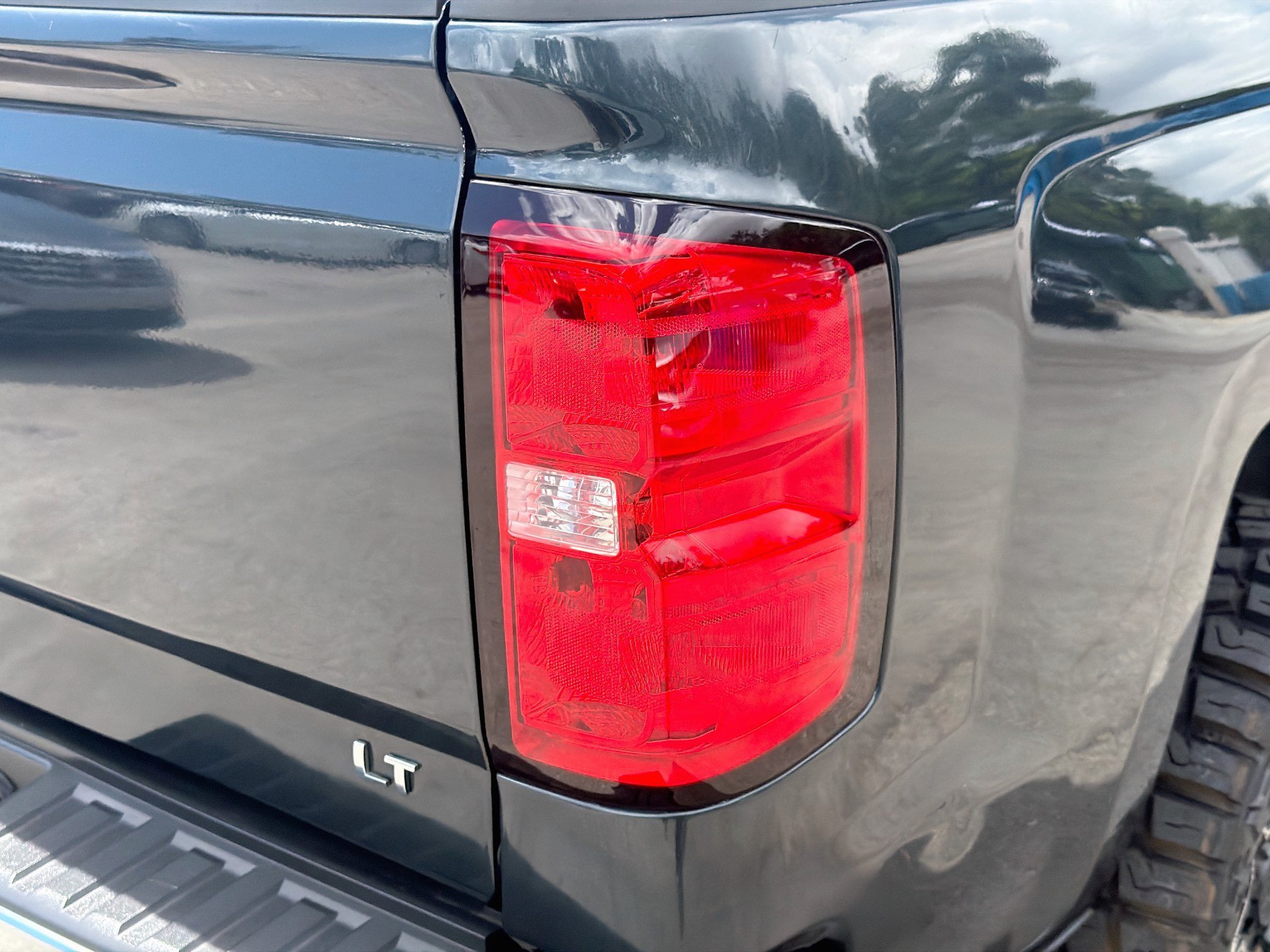 Used 2018 Graphite Metallic Chevrolet LT image 26