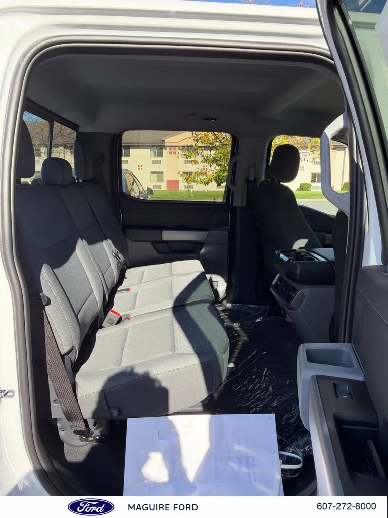 New 2026 Oxford White Ford XLT image 11