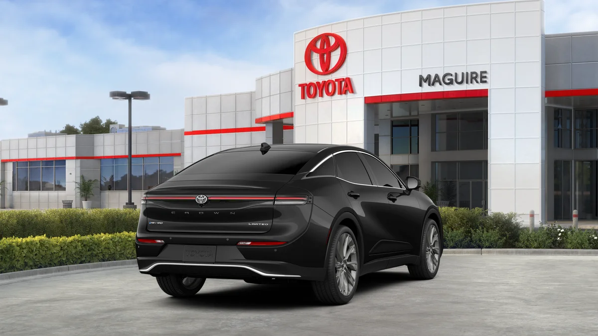 2026 Toyota Crown Limited - Photo 21