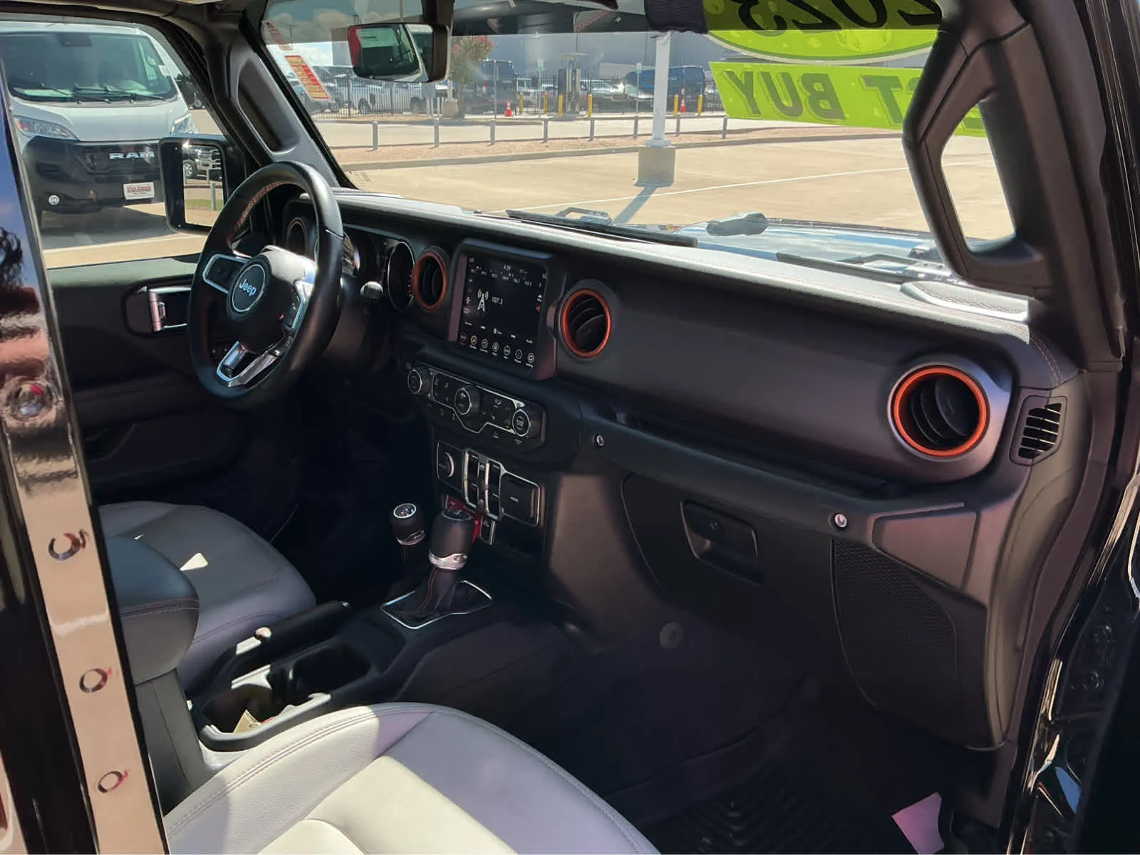Used 2023 Black Clearcoat Jeep Mojave image 20