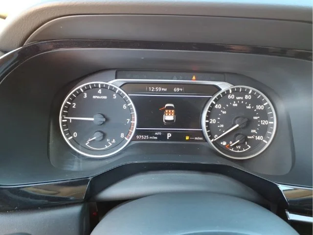 Used 2022 White Nissan SV image 22