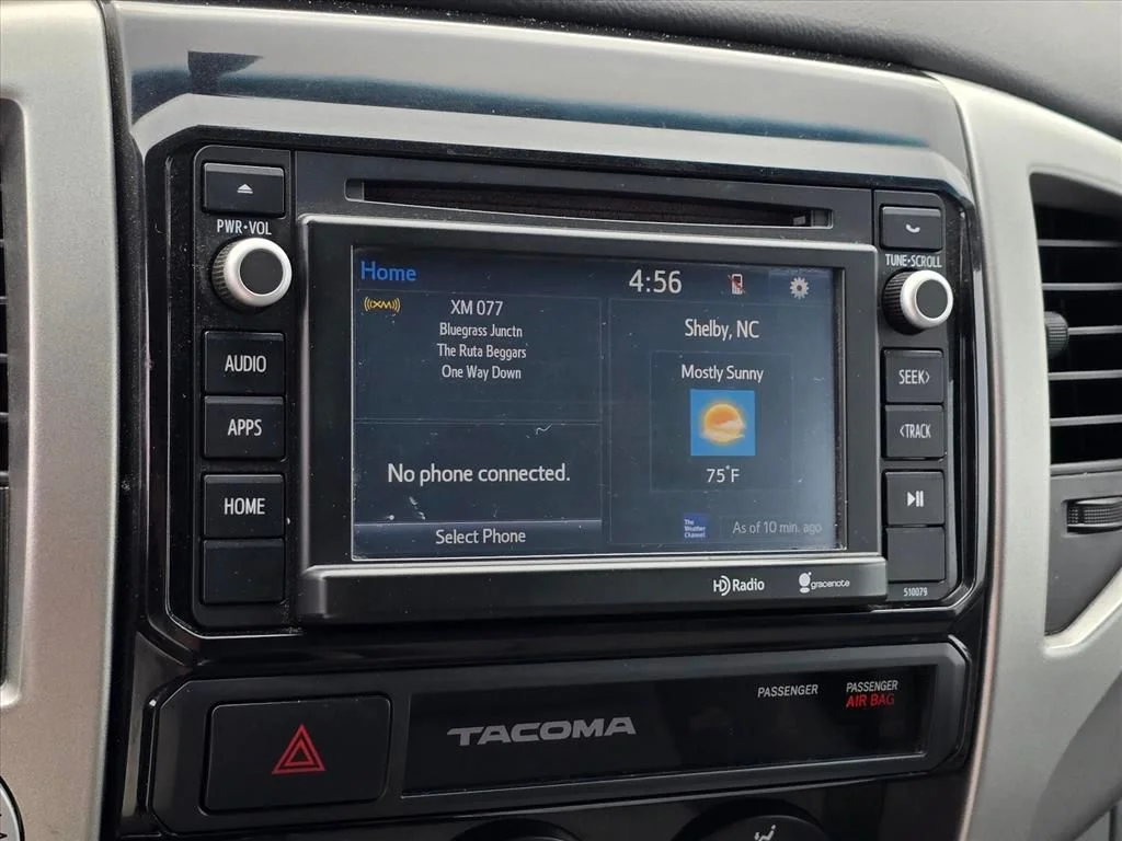 Used 2015 Red Toyota Base image 4