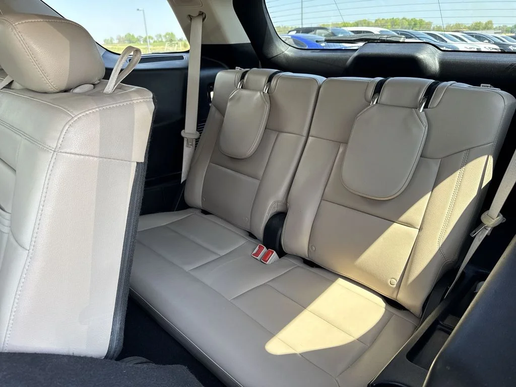 Used 2020 Black Ford Limited image 23
