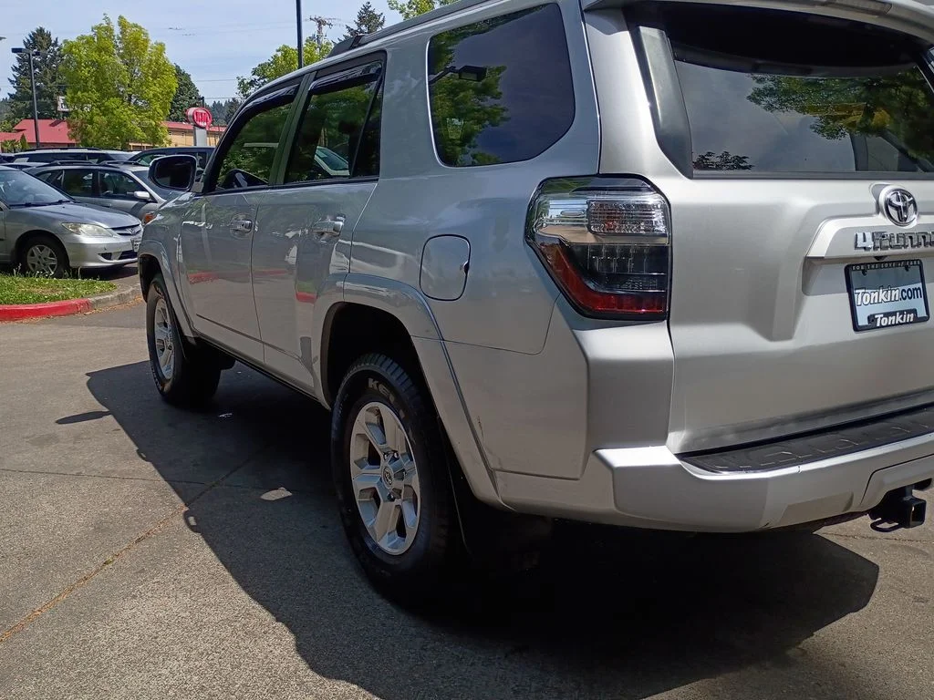 Used 2021 Classic Silver Metallic Toyota SR5 image 6