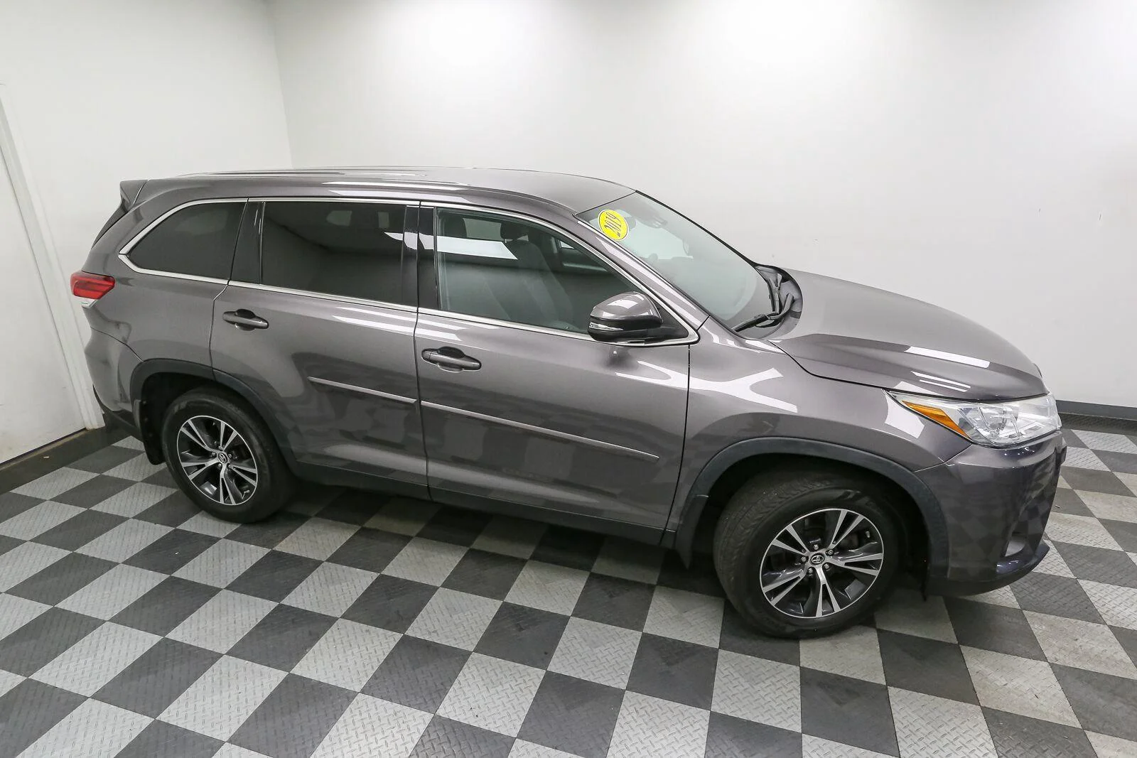 Used 2019 Predawn Gray Mica Toyota LE image 5