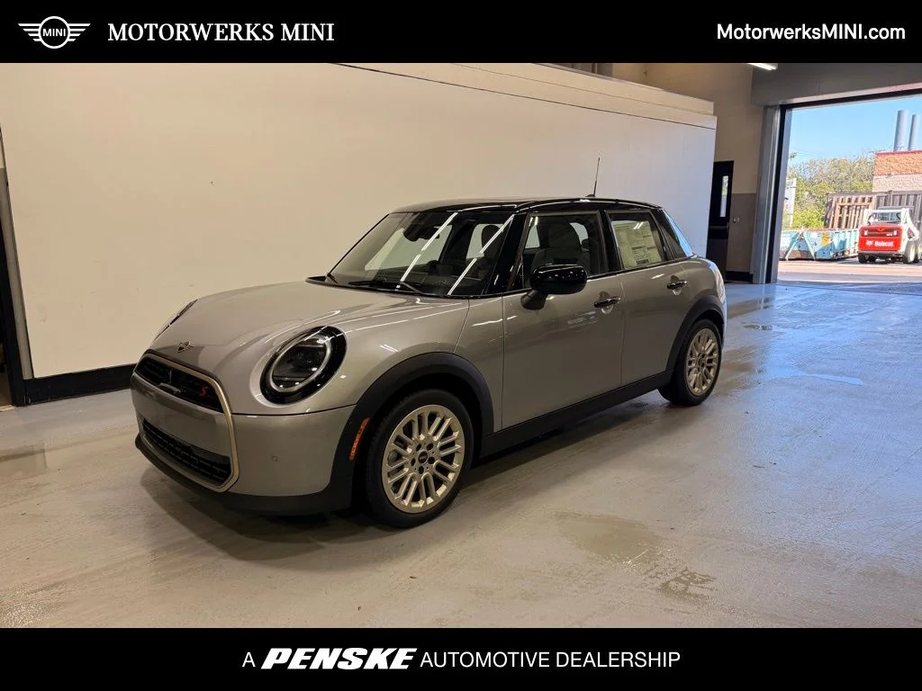 2025 MINI Hardtop Cooper S Signature's photo