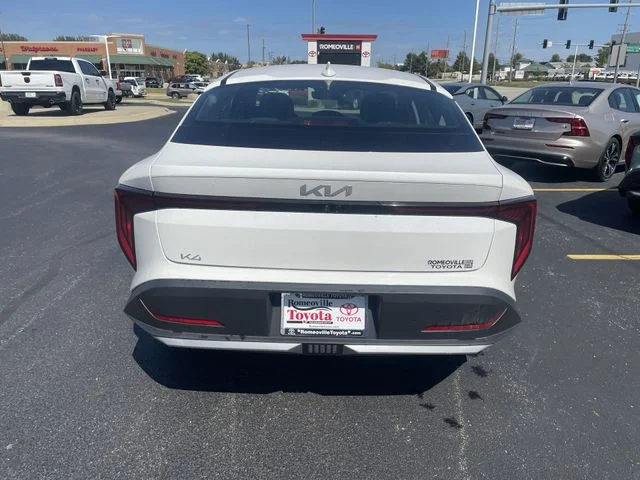 2025 Kia K4 LXS - Photo 32