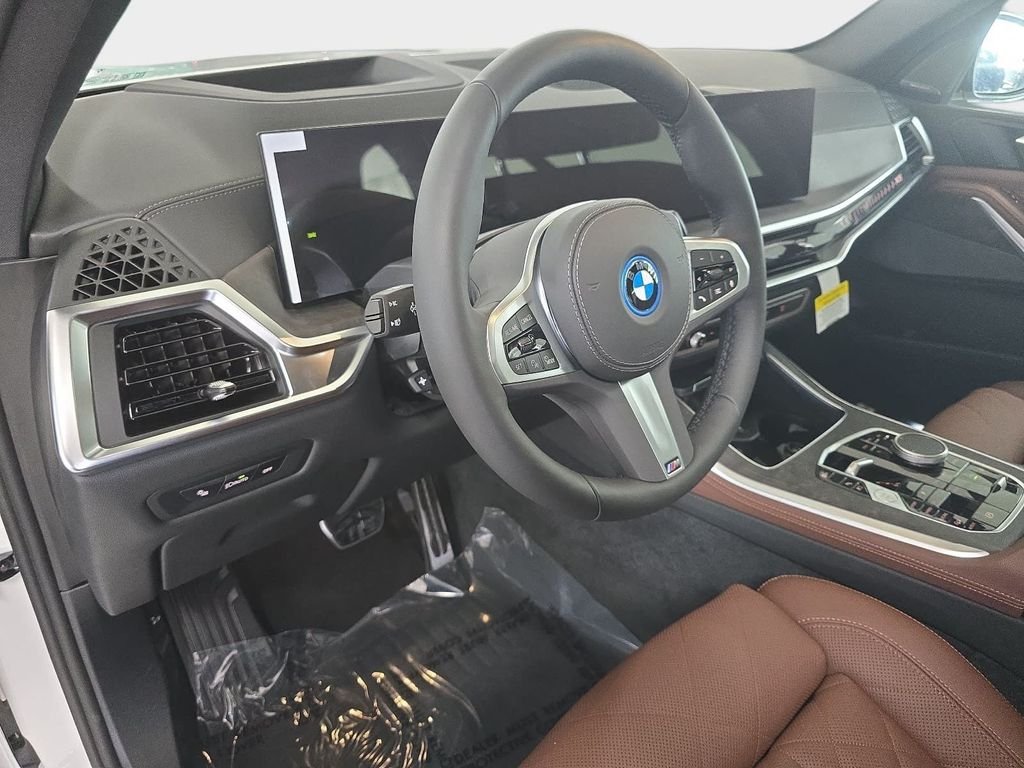 New 2026 Mineral White Metallic BMW xDrive50e image 14