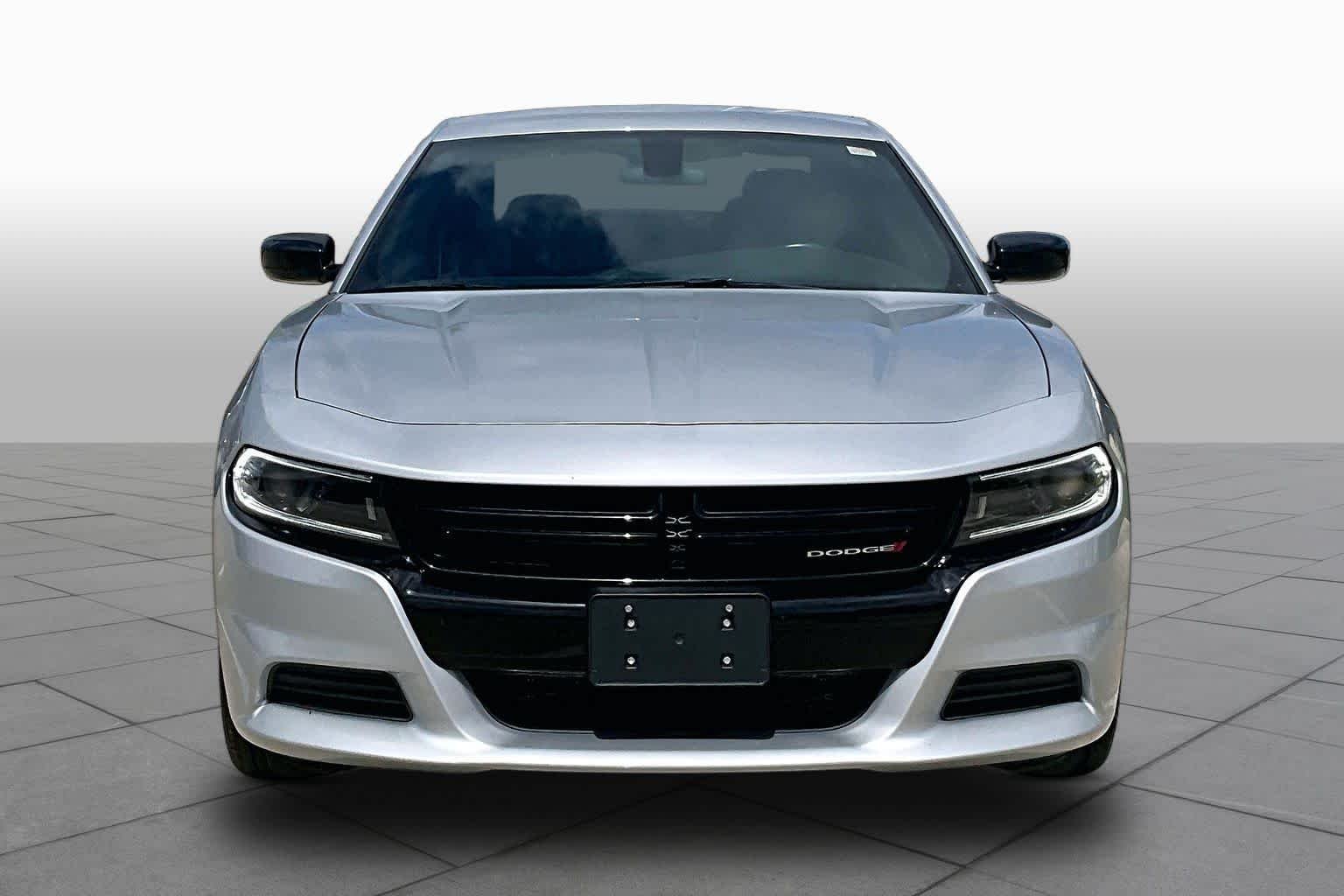 Used 2022 Triple Nickel Clearcoat Dodge SXT image 3